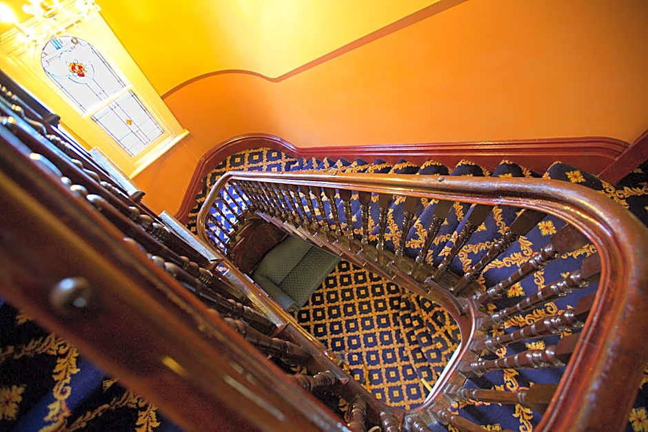 Carrington Hotel