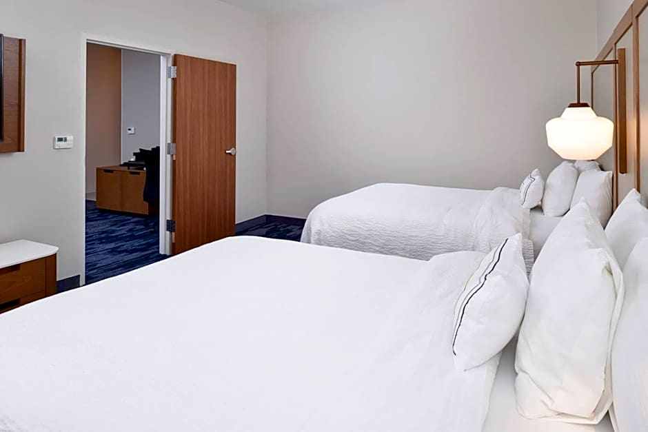 Fairfield Inn & Suites by Marriott Arlington Near Six Flags