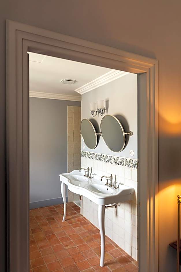 Château de Collias - Maison de Vacances