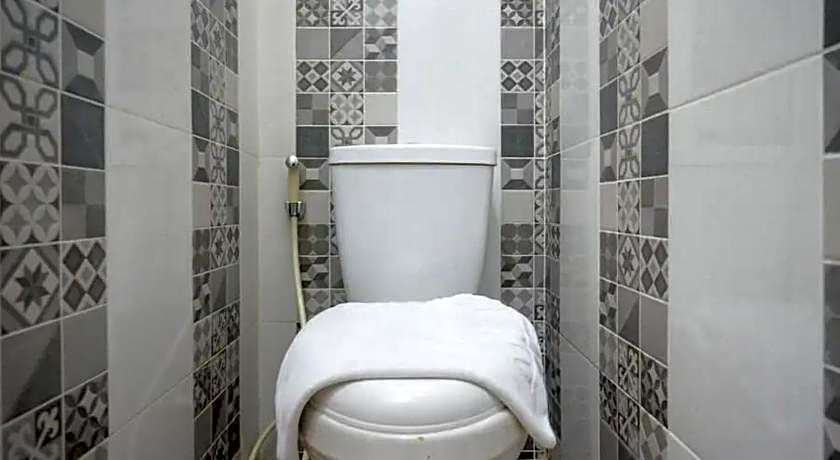 RedDoorz near Stasiun Purwosari