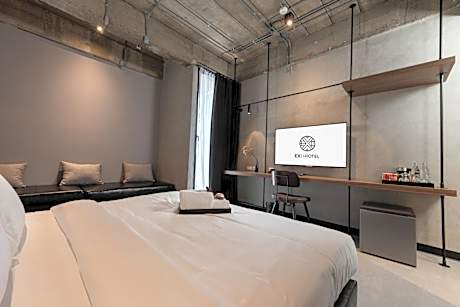 Suite with Hot Tub
