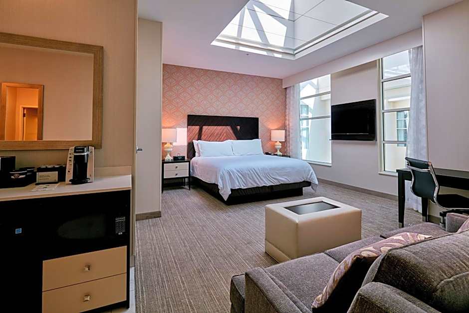 Embassy Suites By Hilton Louisville Downtown