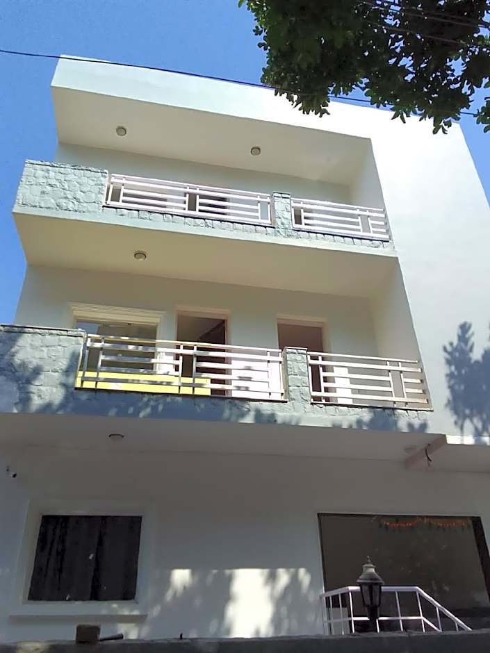 Hotel Rajvanshi By WB Inn