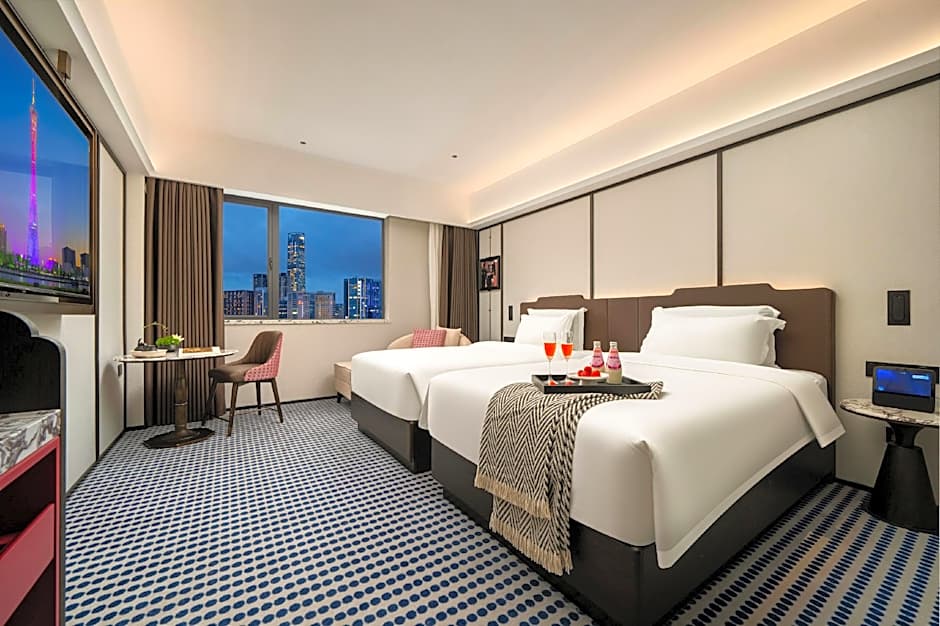 President Hotel (Guangzhou Tianhe Gangding Subway Station Store)