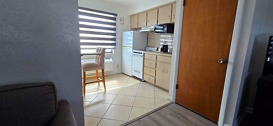 Merida Inn & Suites