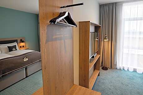 Standard Queen Room - Accessible