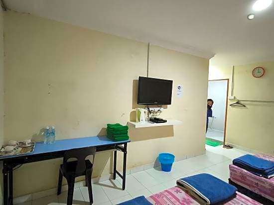 OYO 90895 Hotel Ikia