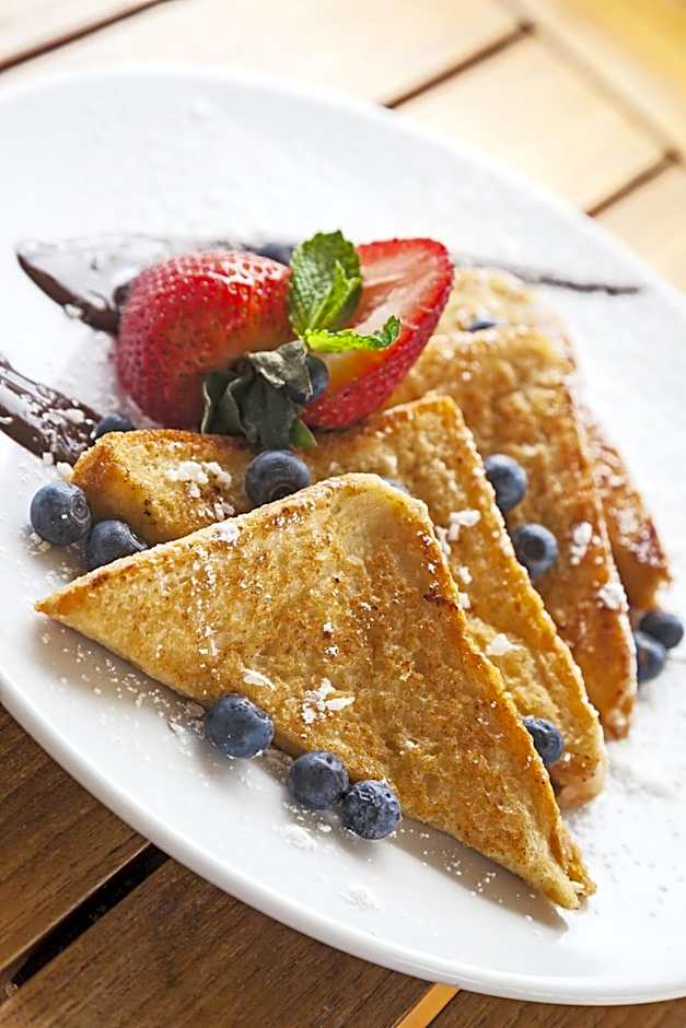 Holland House Beach Hotel