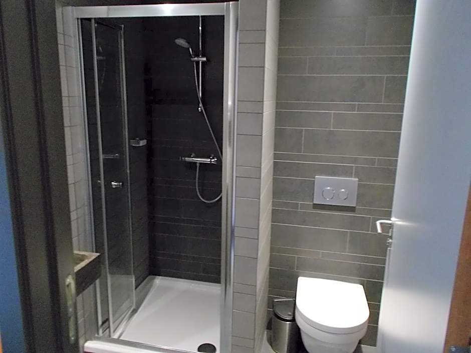 Brxxl 5 City Centre Hostel