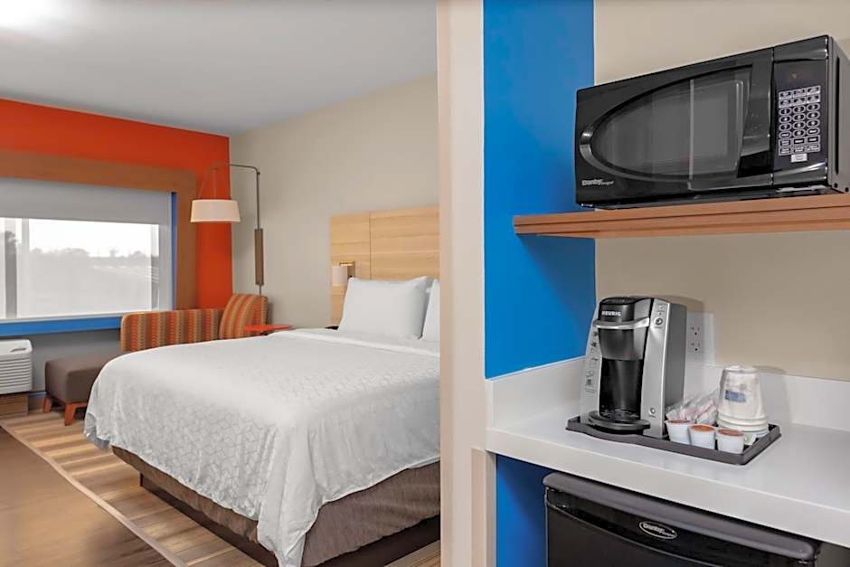 Holiday Inn Express And Suites Wilmington West - Medical Park By IHG
