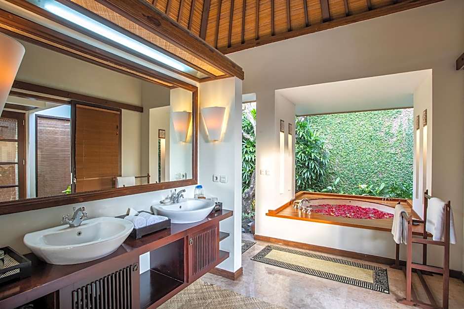 Villa Saffron Seminyak Bali