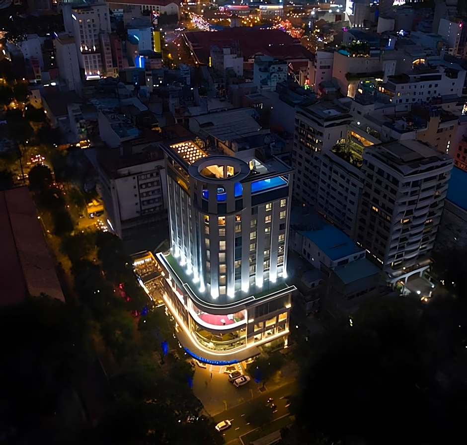 Central Palace Hotel