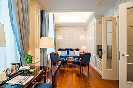 Luxurious Suite