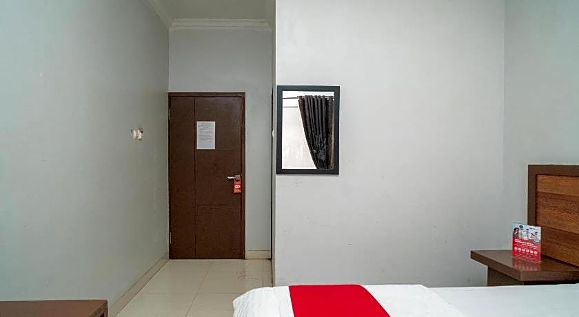 RedDoorz Syariah Near Tugu Dodol Kandangan