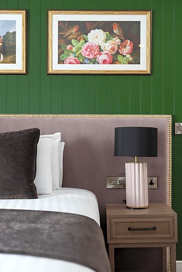 Ivanhoe Inn and Hotel