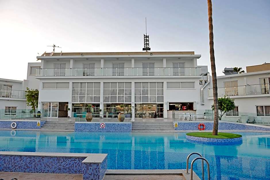 Fedrania Gardens Hotel