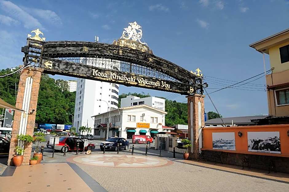 Jesselton Quay homestay near Suria Sabah by StayPlace