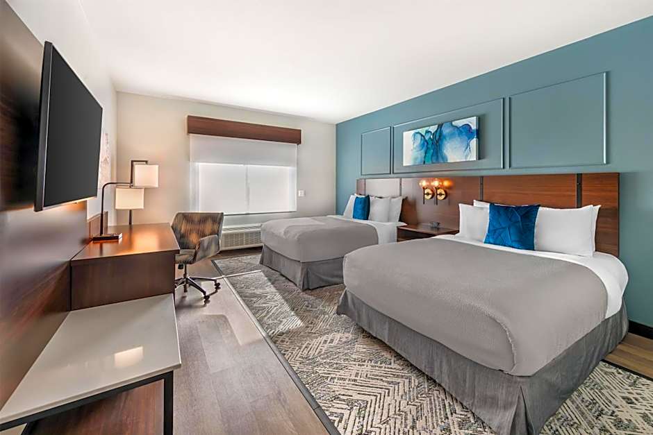 Photo 1 of 4 of 2 Queen Beds, Accessible