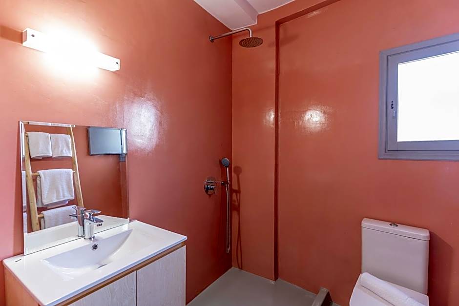 Evanthia Best View Thirassia Island Hotel