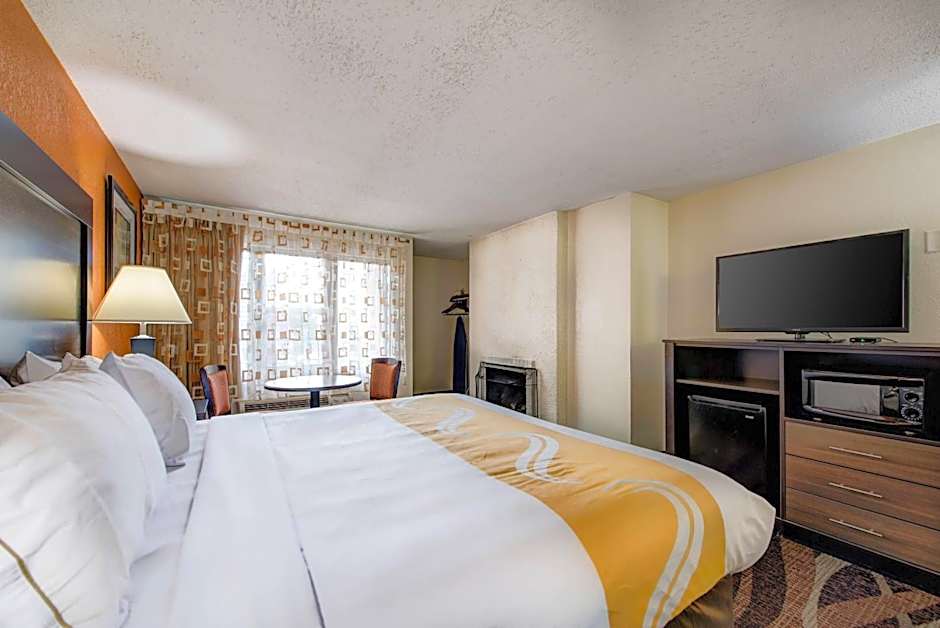 Quality Inn Creekside - Downtown Gatlinburg