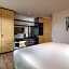 ROOM Hotel & Suites