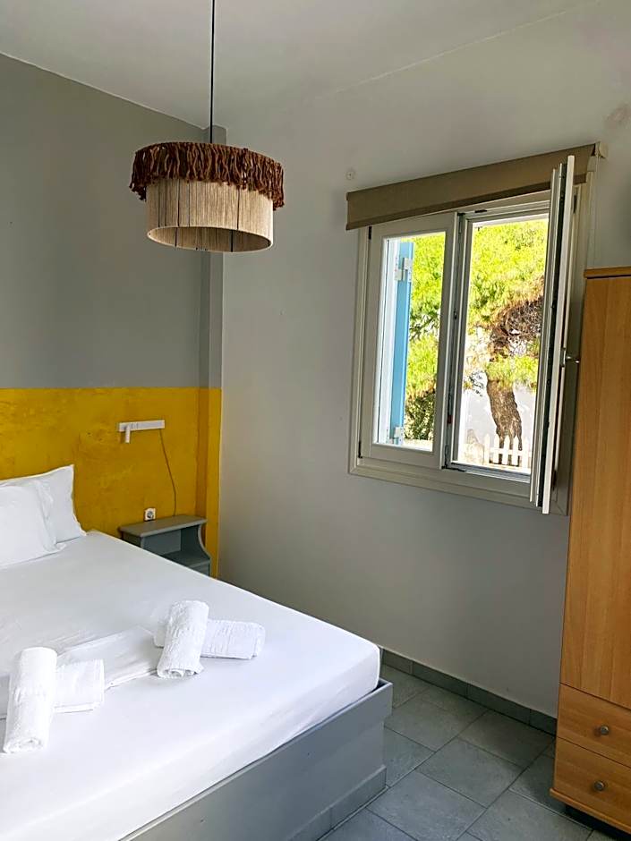 Agnadi Syros Beachfront Studios & Rooms