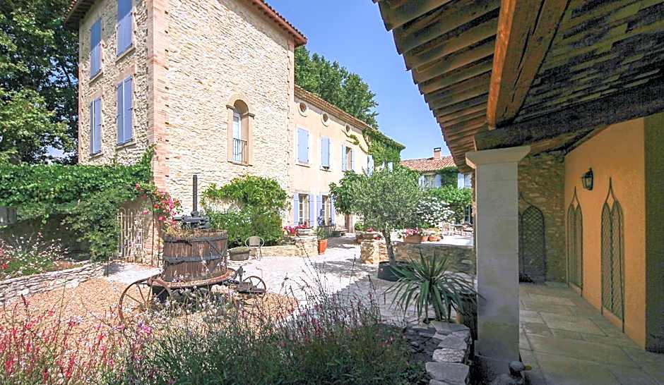 Les Carmes and spa