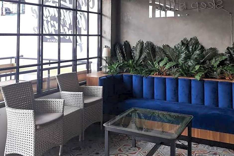 RedDoorz Plus @ Doorman Guest House