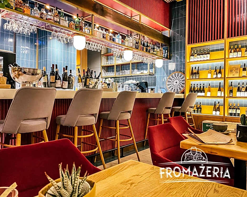 SERENITY Aparthotels - Old Town Poznan by Friendly Apartments