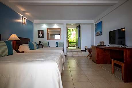 Beachfront two Queen Beds