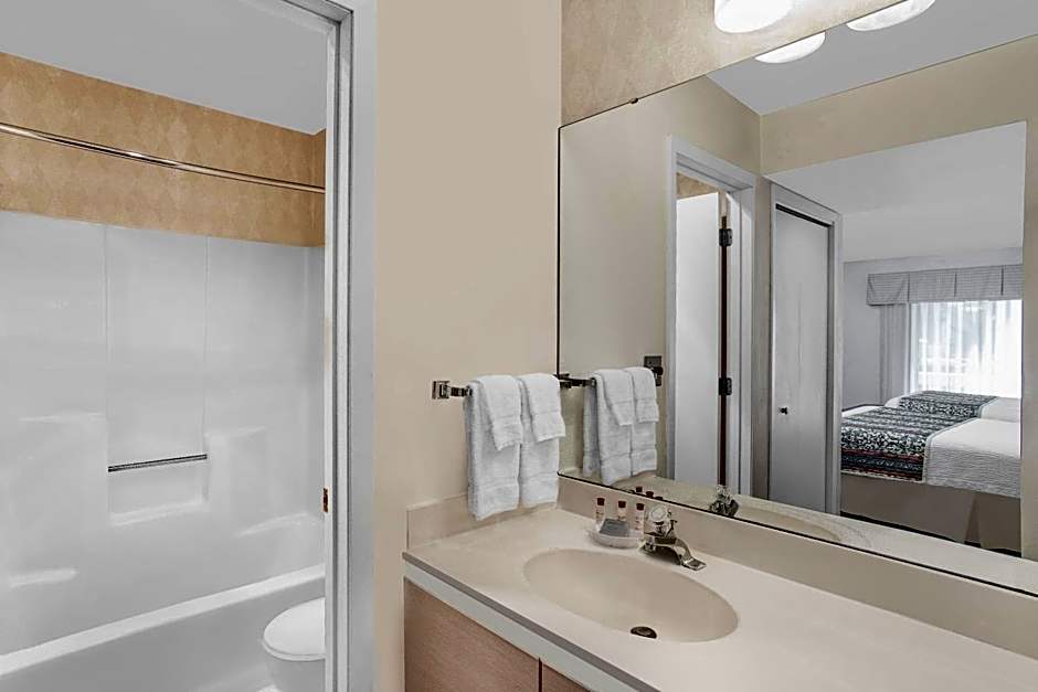 Hawthorn Extended Stay by Wyndham Green Bay