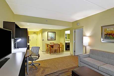 1 Queen Bed 1 Bedroom Suite Mountainview Ns