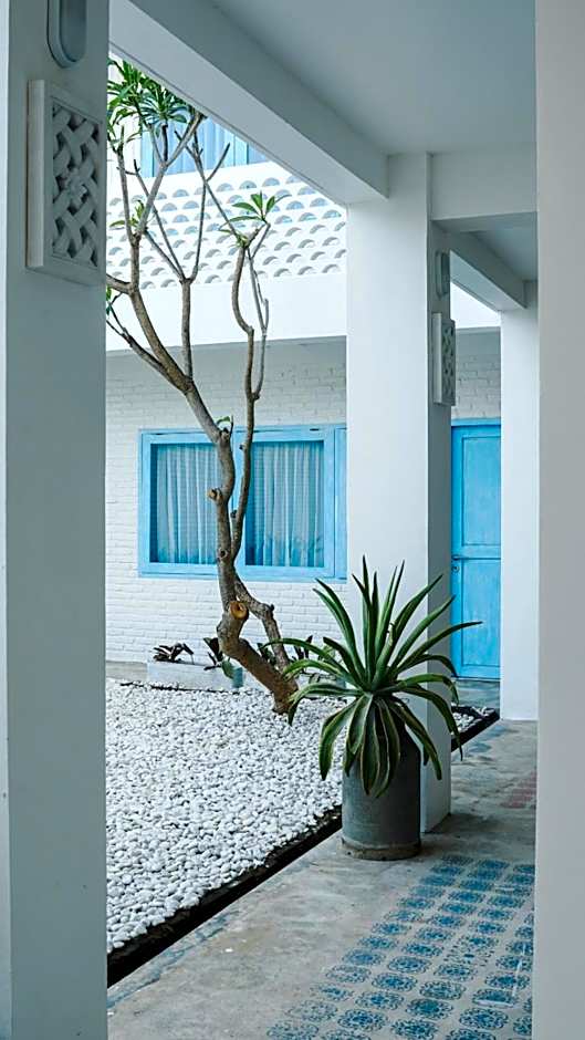 Paras Paros Marina Lodge