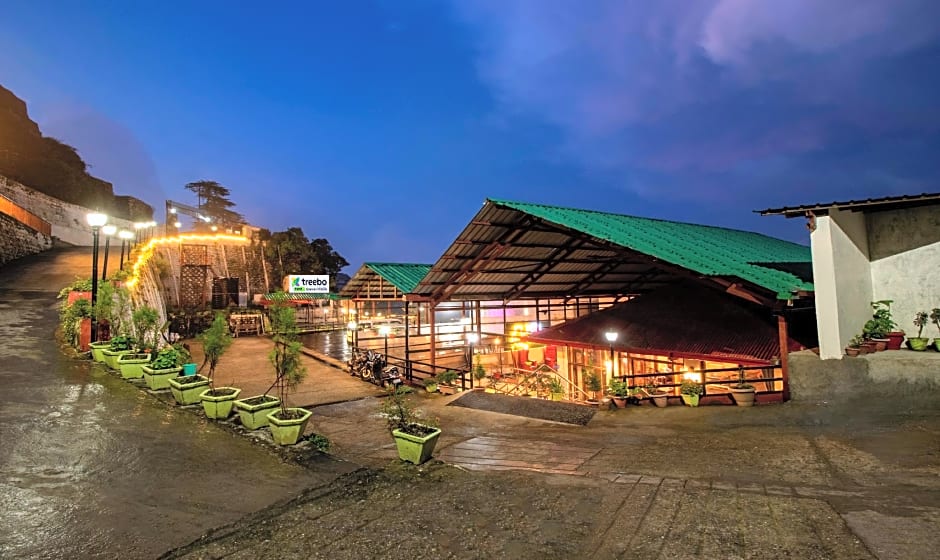 Treebo Premium Queen Of Hills Near Mall Road