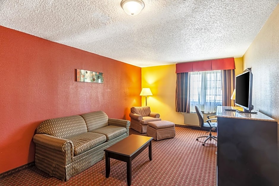 Quality Inn & Suites Lincoln South