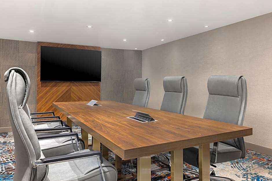 DoubleTree by Hilton Kingston