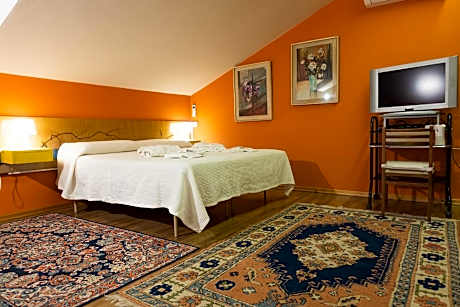 Double Room with Private Bathroom