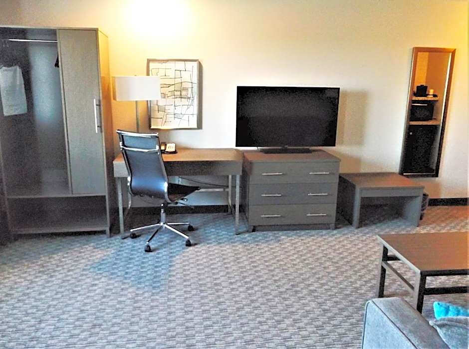 Brookstone Inn & Suites