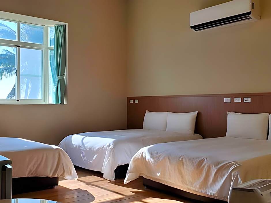 Small Ryukyu Loju sunrise Inn