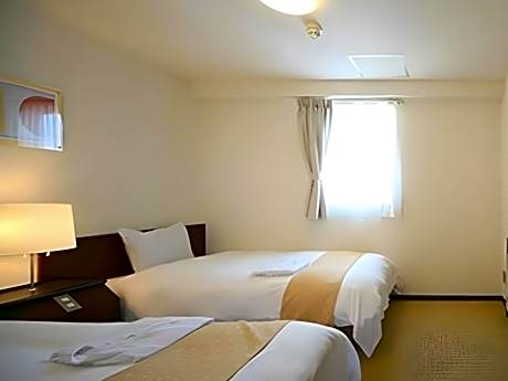 Standard Twin Room - Non-Smoking