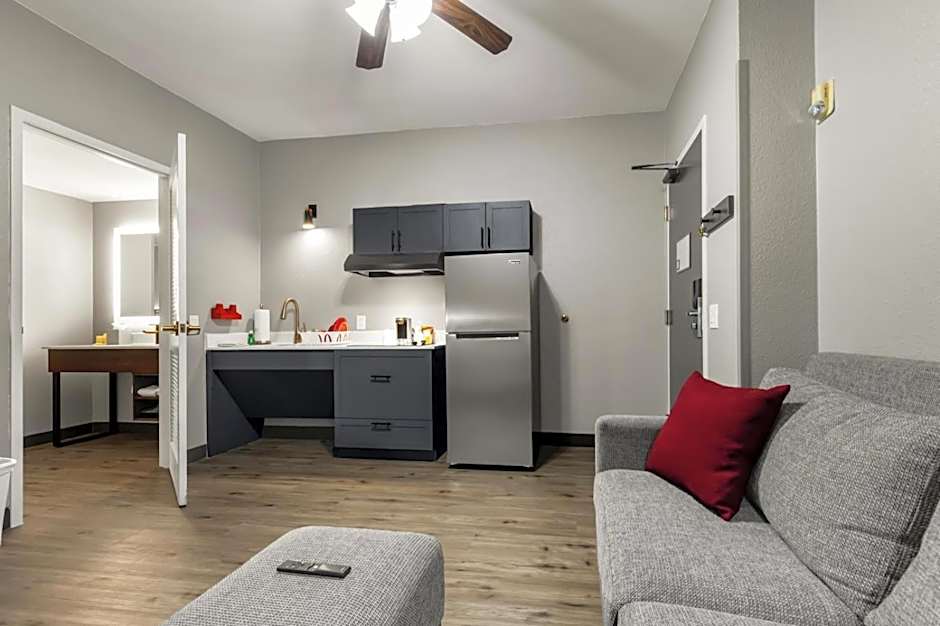 Hawthorn Extended Stay by Wyndham College Station