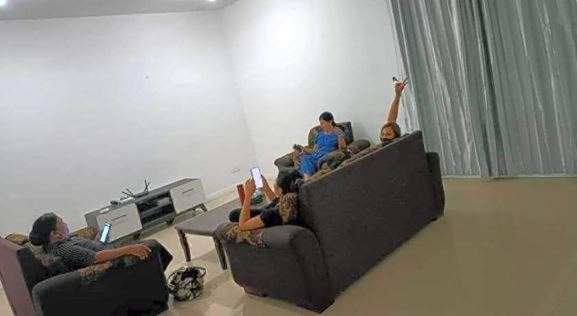 OYO HOME 90769 Flo Inn Homestay Bsi