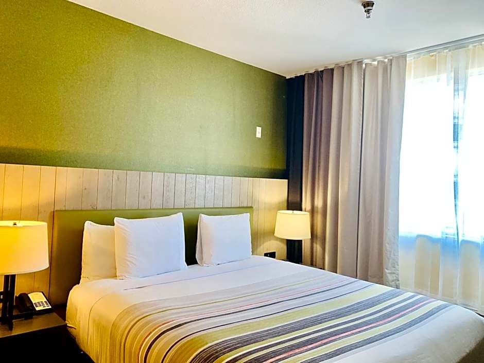 Country Inn & Suites by Radisson, San Jose International Airport, CA