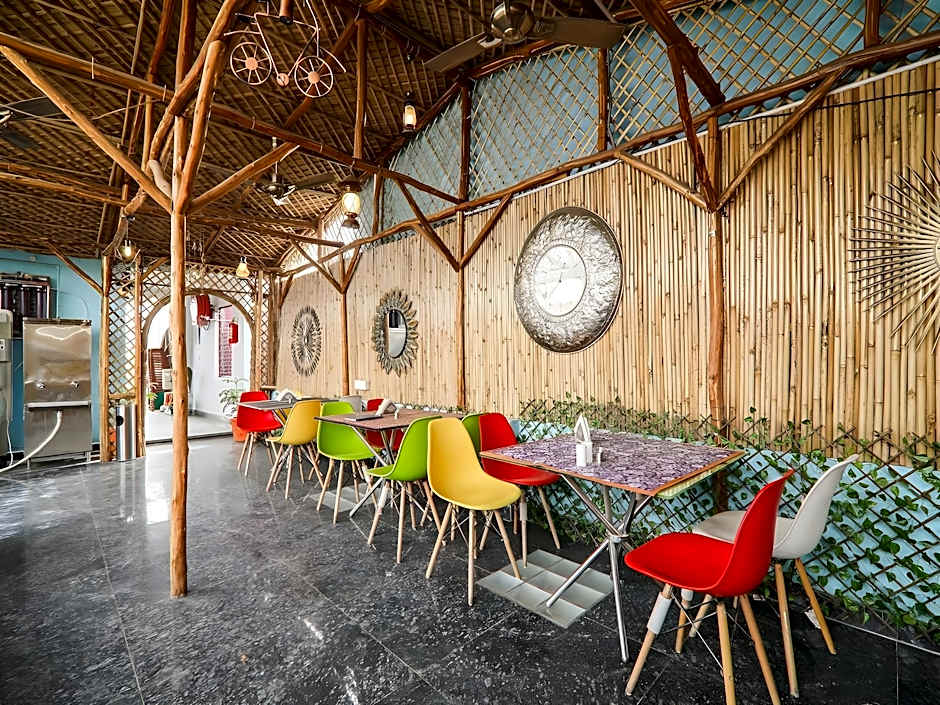 Hotel Amar International