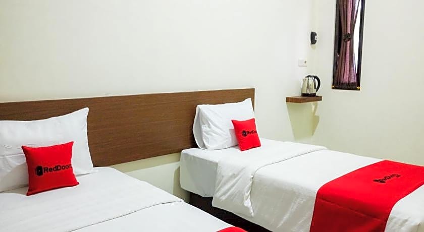 RedDoorz Syariah near Exit Tol Pemalang Comal 2