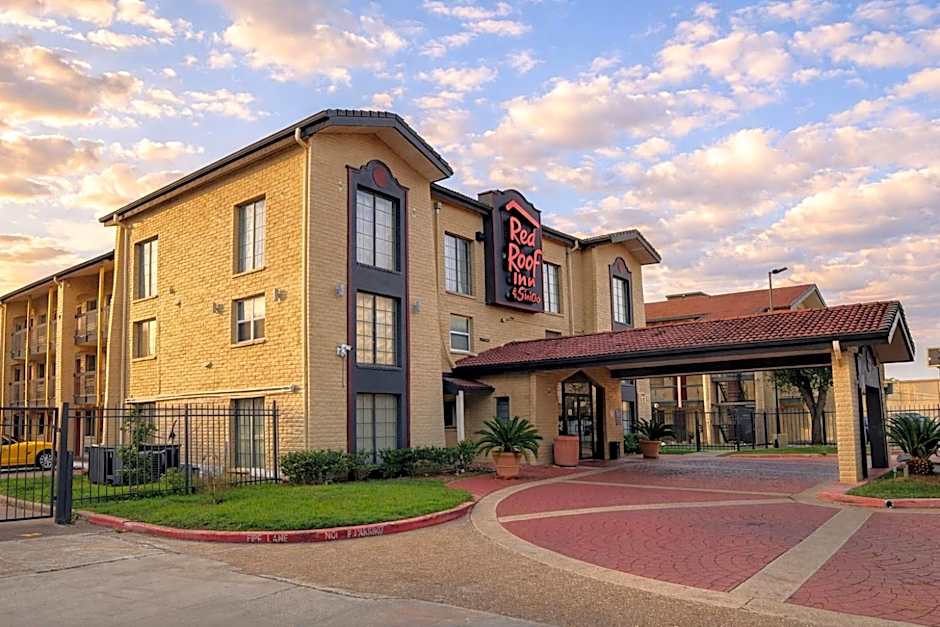 Red Roof Inn & Suites Houston - Hobby Airport