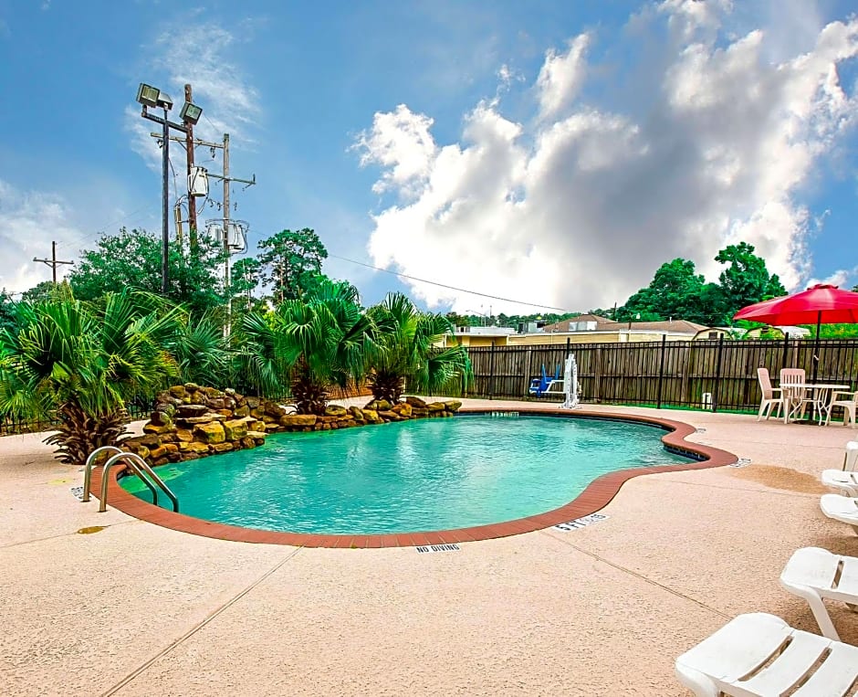 Econo Lodge Inn & Suites Beaumont