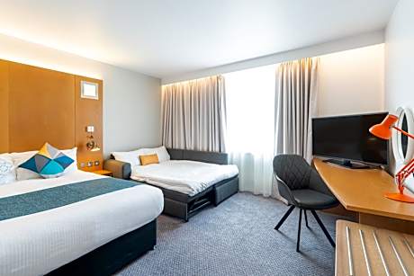 Standard Accessible Queen Room - Top Floor