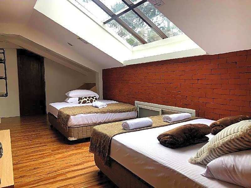 Oak and Stone Bed and Breakfast