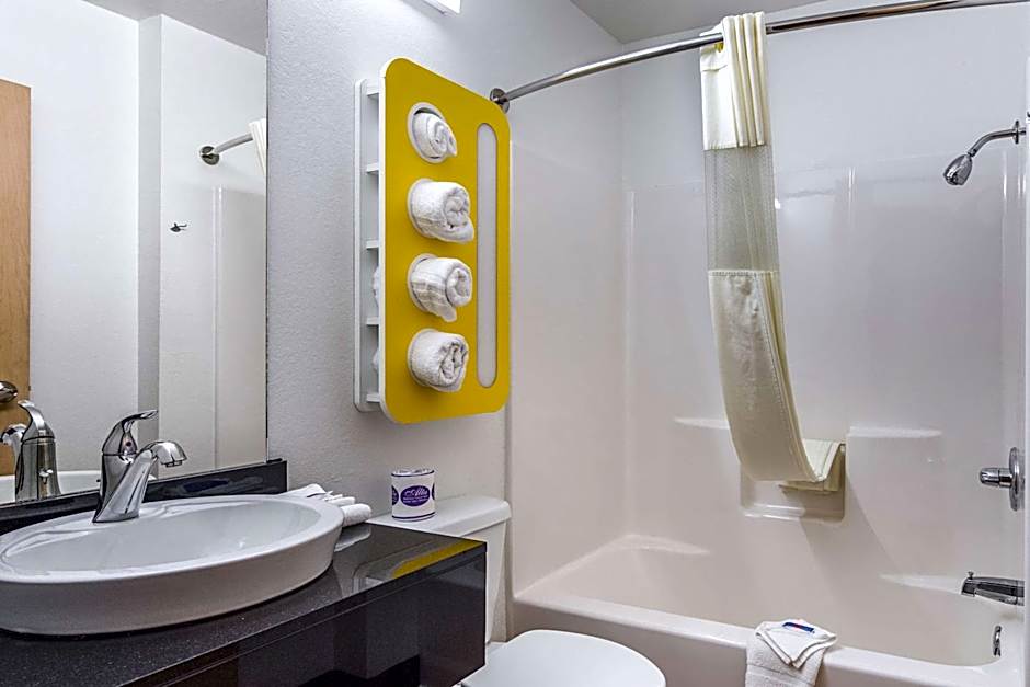 Motel 6-Mcalester, OK